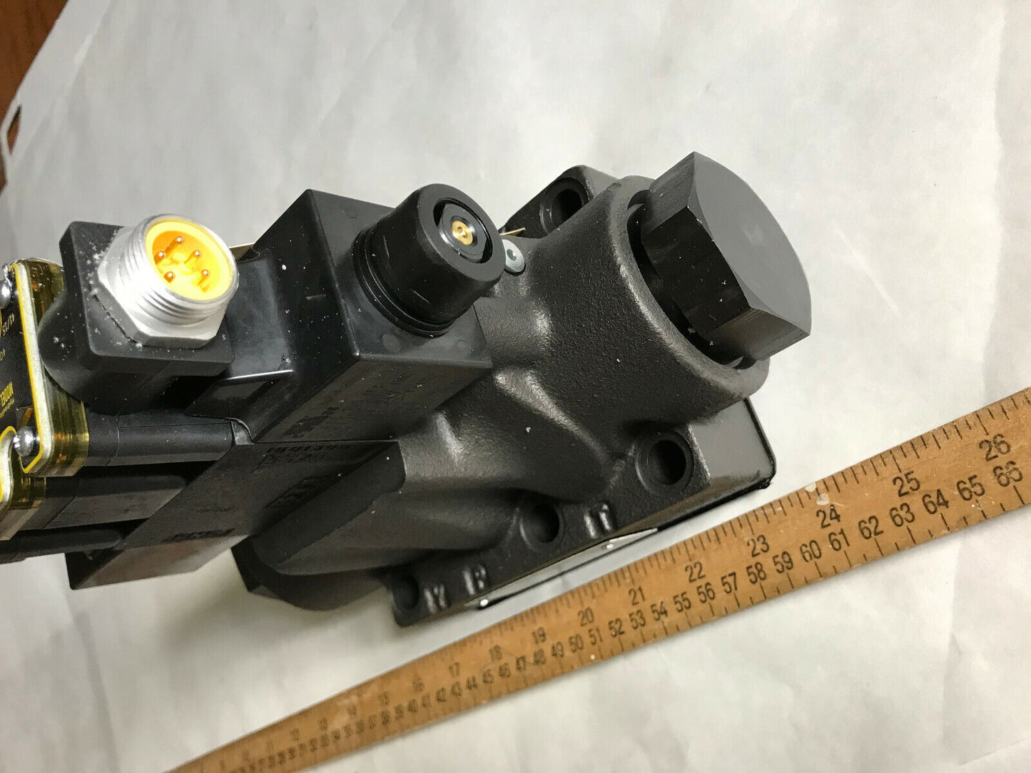 Parker D1vhw004cnyg456,D61vw004c4nyg456 Hydraulic Solenoid Valve,1801300,120V,Tf