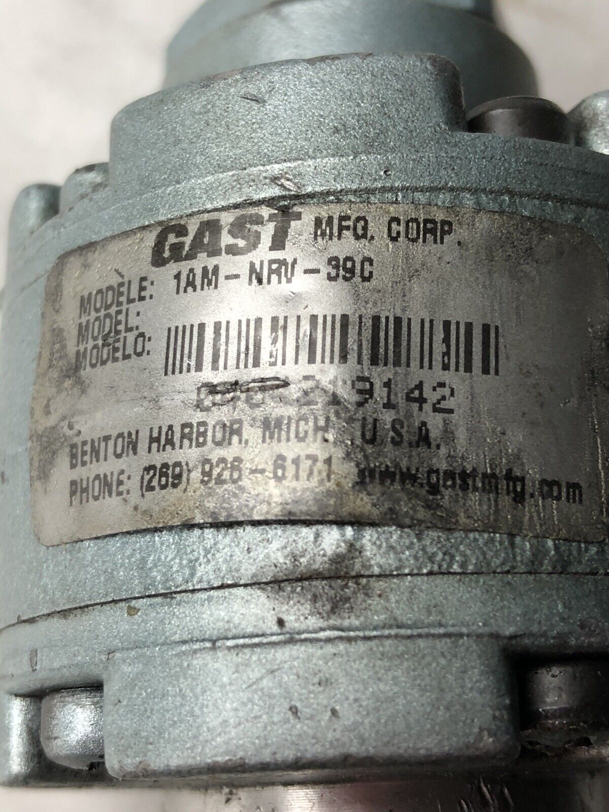 Gast 1Am-Nrv-39C Rotary Vane Air Motor, 1/8" Npt, 3/8" Shaft Diameter,Ew
