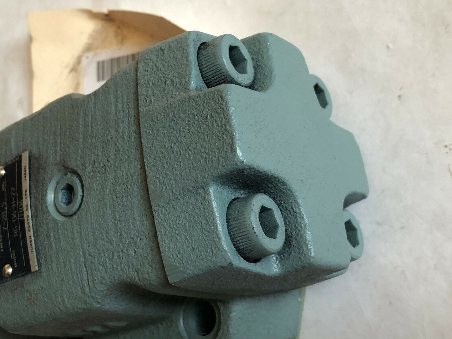 New Yuken Rg-06-H-22 0304 Hydraulic Pressure Reducing Valve. 7-20.5 Mpa,324,Ae