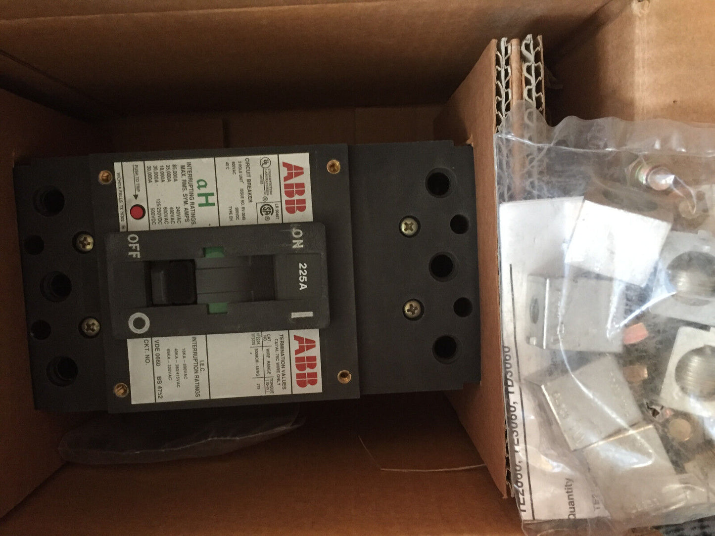 New Abb Tf2225,Es,Abb 225A,Abb Ehb63225l,Cu7al Circuit Breaker 3Pole 600V,Cz