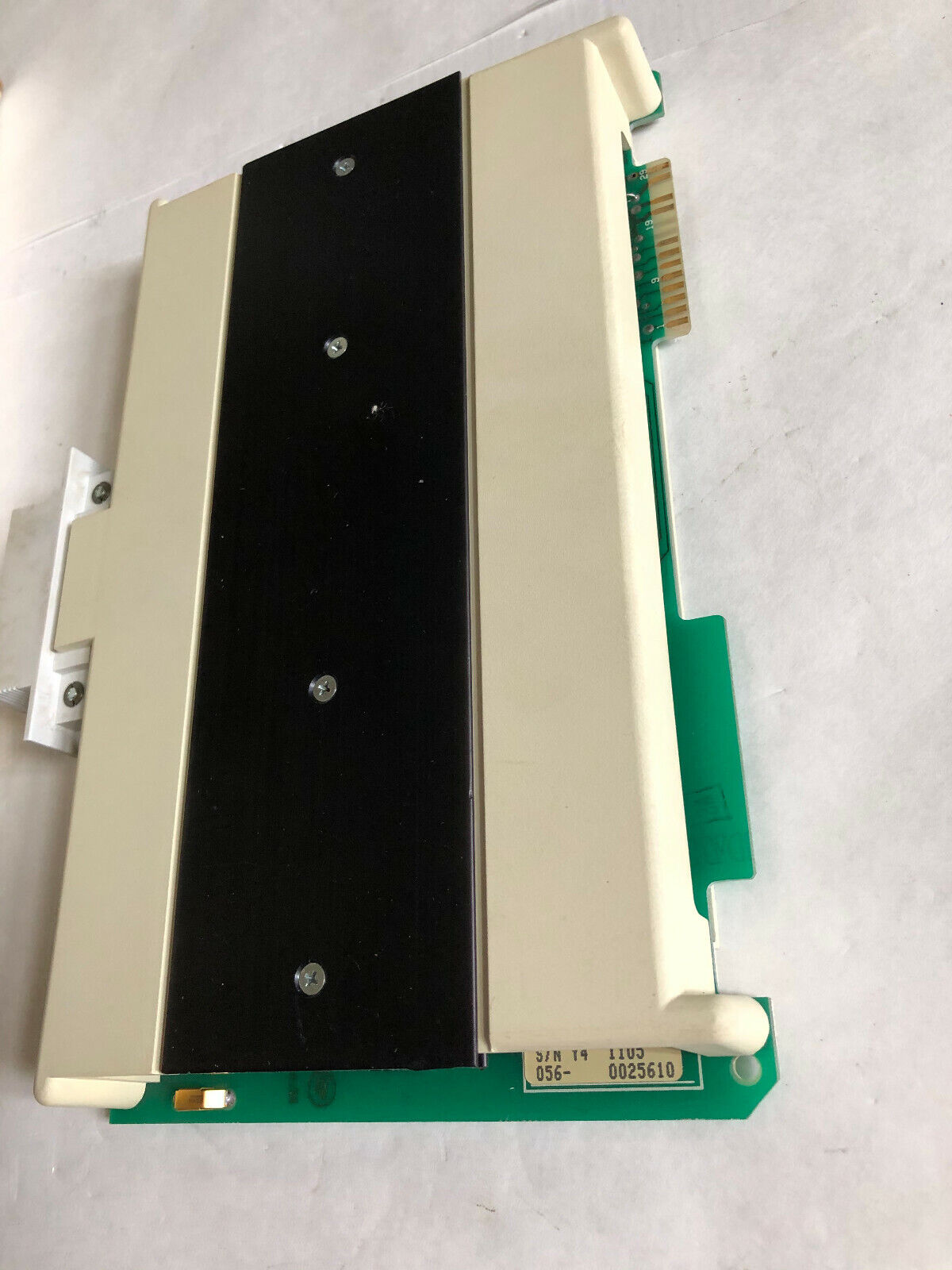 Honeywell 621-2201,056 - 0025610,621 Output Module Isolated 230Vac 6Pt,Dg,Er