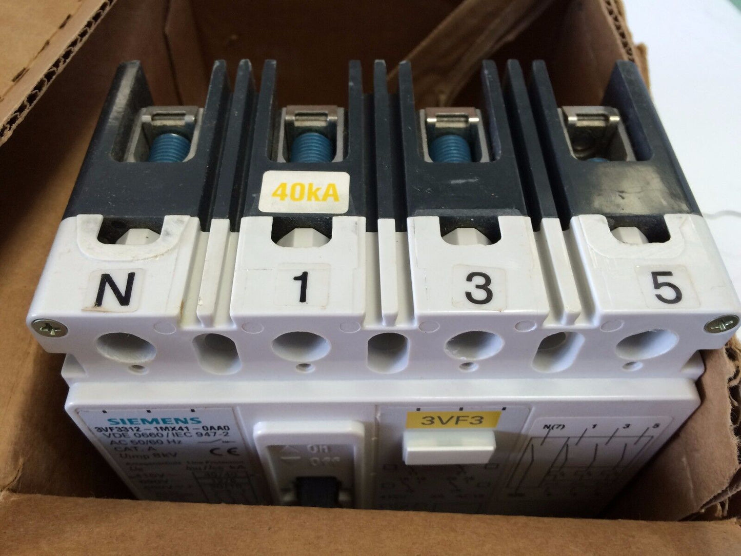 Siemens 3Vf3312-1Mx41-0Aa0,3Vf3 Circuit Breaker 4Pole 25Kv 480V Overvoltage,Cf