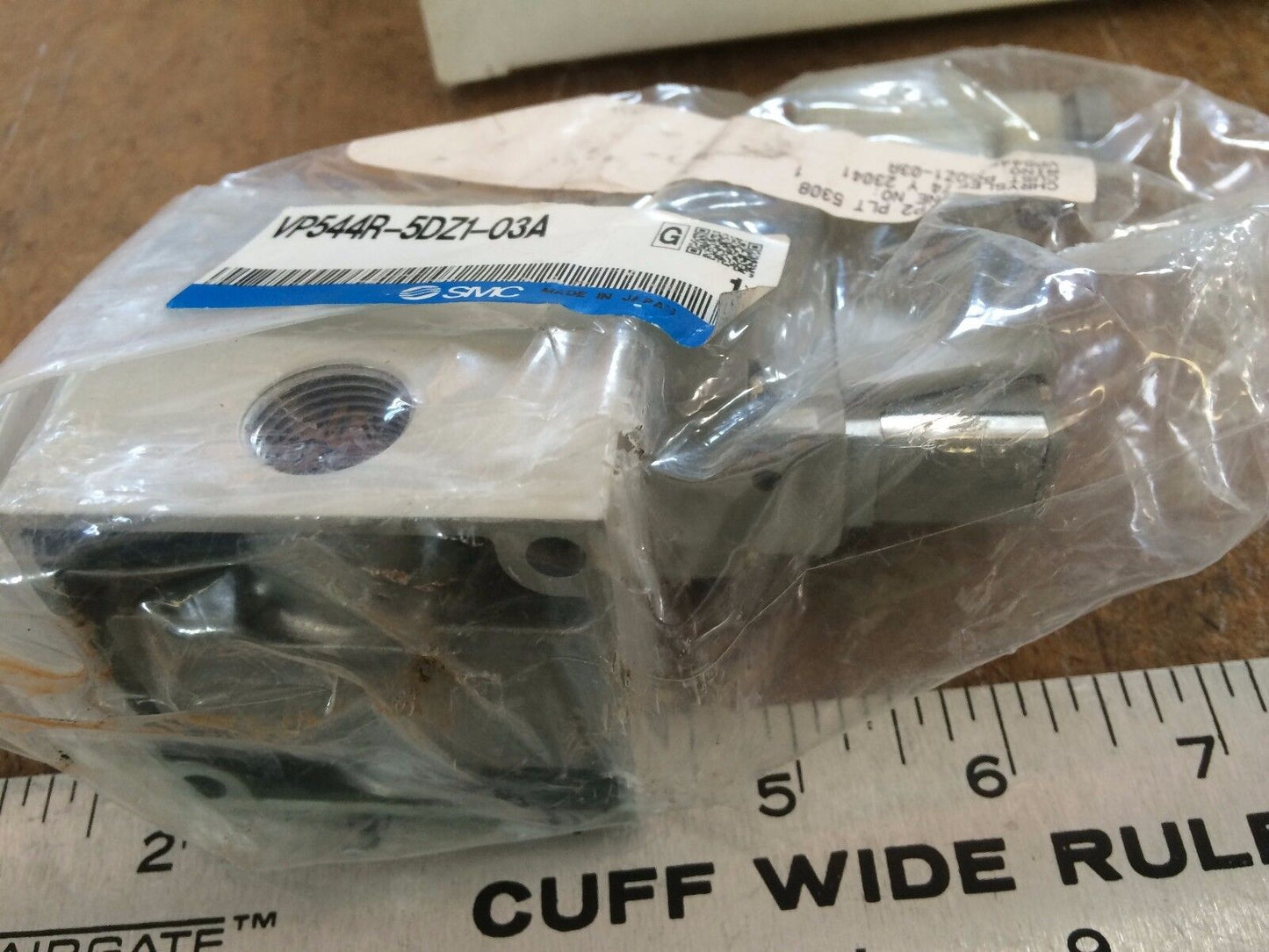 New Smc Vp544r-5Dz1-03A Valve ,Cv