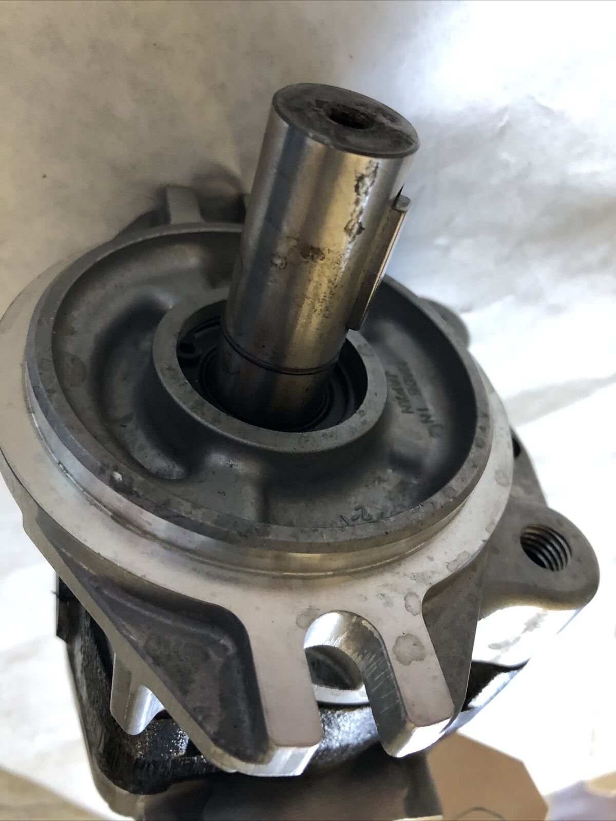 New Kyb 8526031 9L0813 Forklift Hydrraulic Gear Pump ,En
