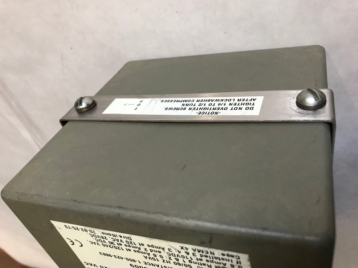Honeywell 9782P-01-Vc-E0000-00 Temperature Controller 120/240Vac 50/60Hz 15Va,Sh