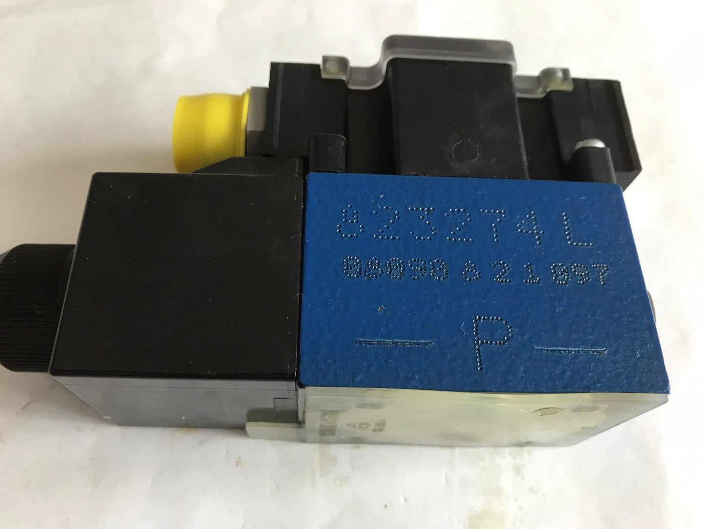 New Rexroth R900945536 Hydraulic Solenoid Valve 4We 6 D62/Ew110n9dk25l So779,Sc