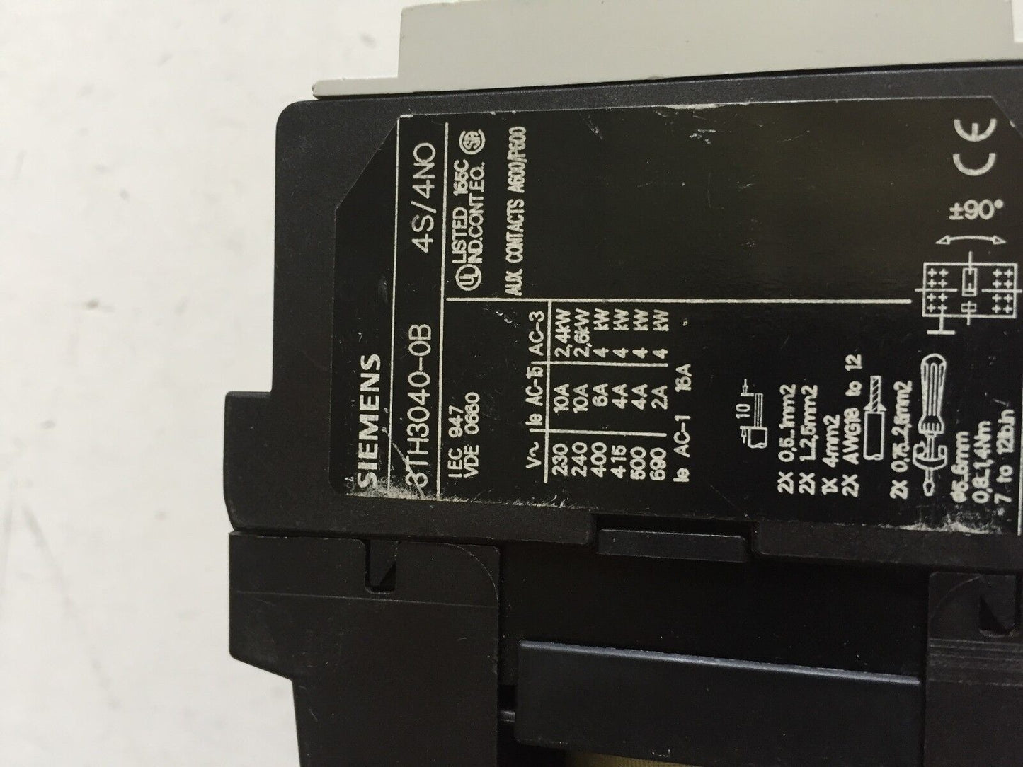 Siemens 3Th3040-0B,24V,3Th30 40E Relay 10Amp 4Pole 4No,24Vdc Coil,Bi