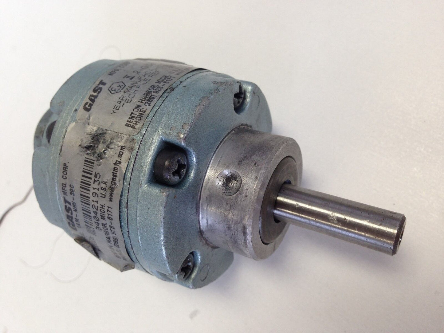 Gast 1Am-Nrv-39C Rotary Vane Air Motor, 1/8" Npt, 3/8" Shaft Diameter,Ew