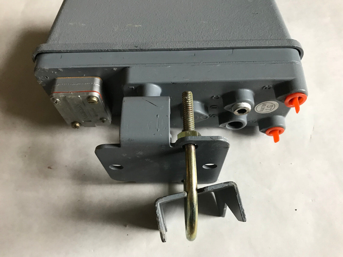 Foxboro Square Root 217884 Ref. 94310672 Relay Input 3-15 Psi,2A9407,Sb