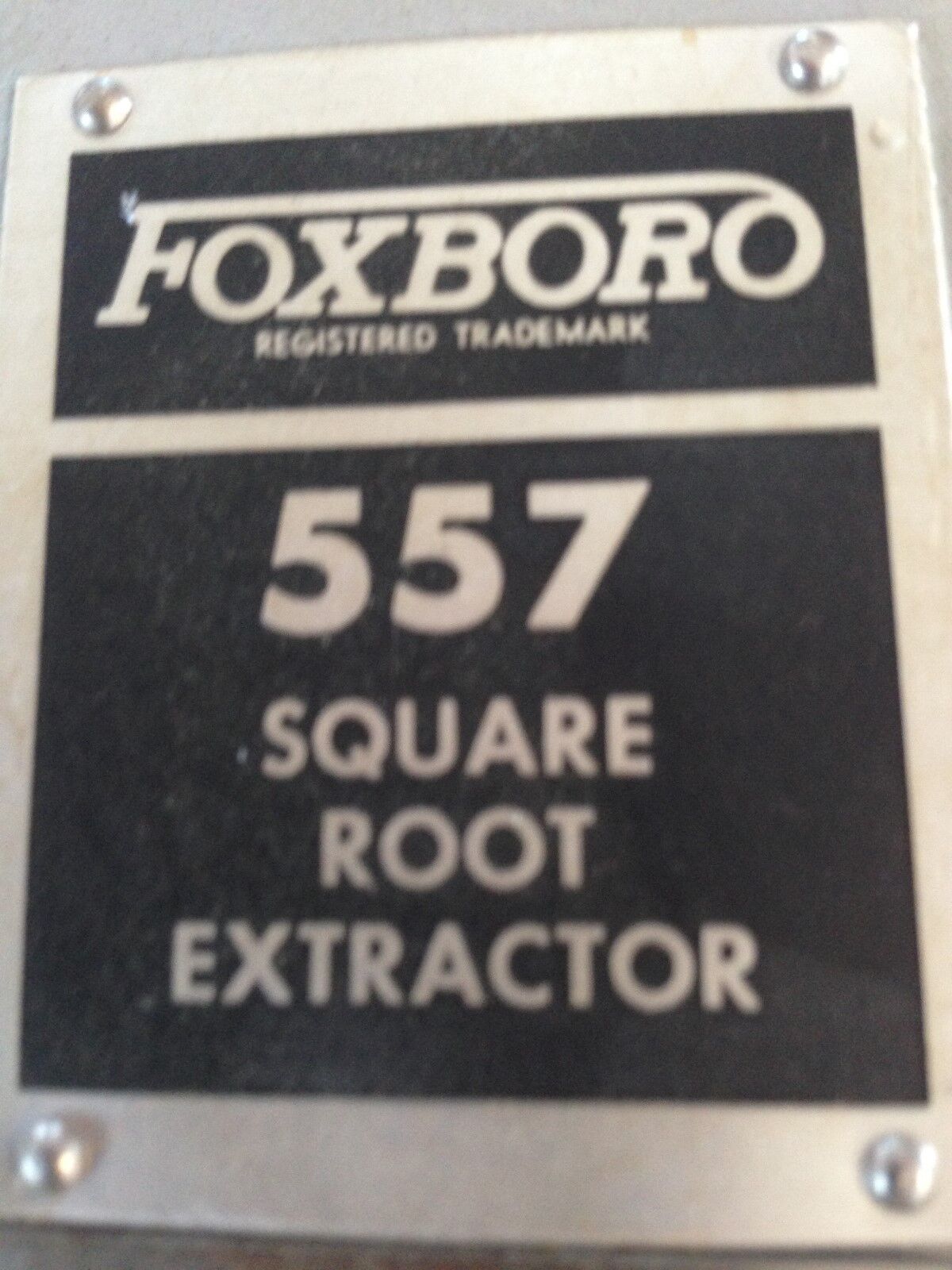 Foxboro 557 Square Root Extractor Input 3-15 Psi,585-21Ft-1A,Sb