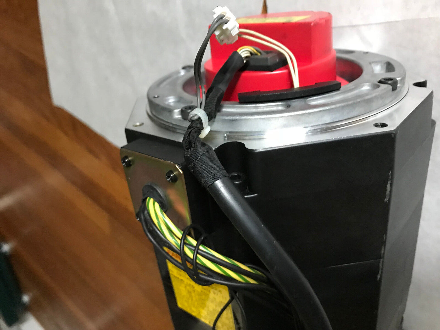 Fanuc A06b-0142-B675#0006,A12/2000,186V 2000Rpm Ac Servo Motor,A860-0360-T201,Ev