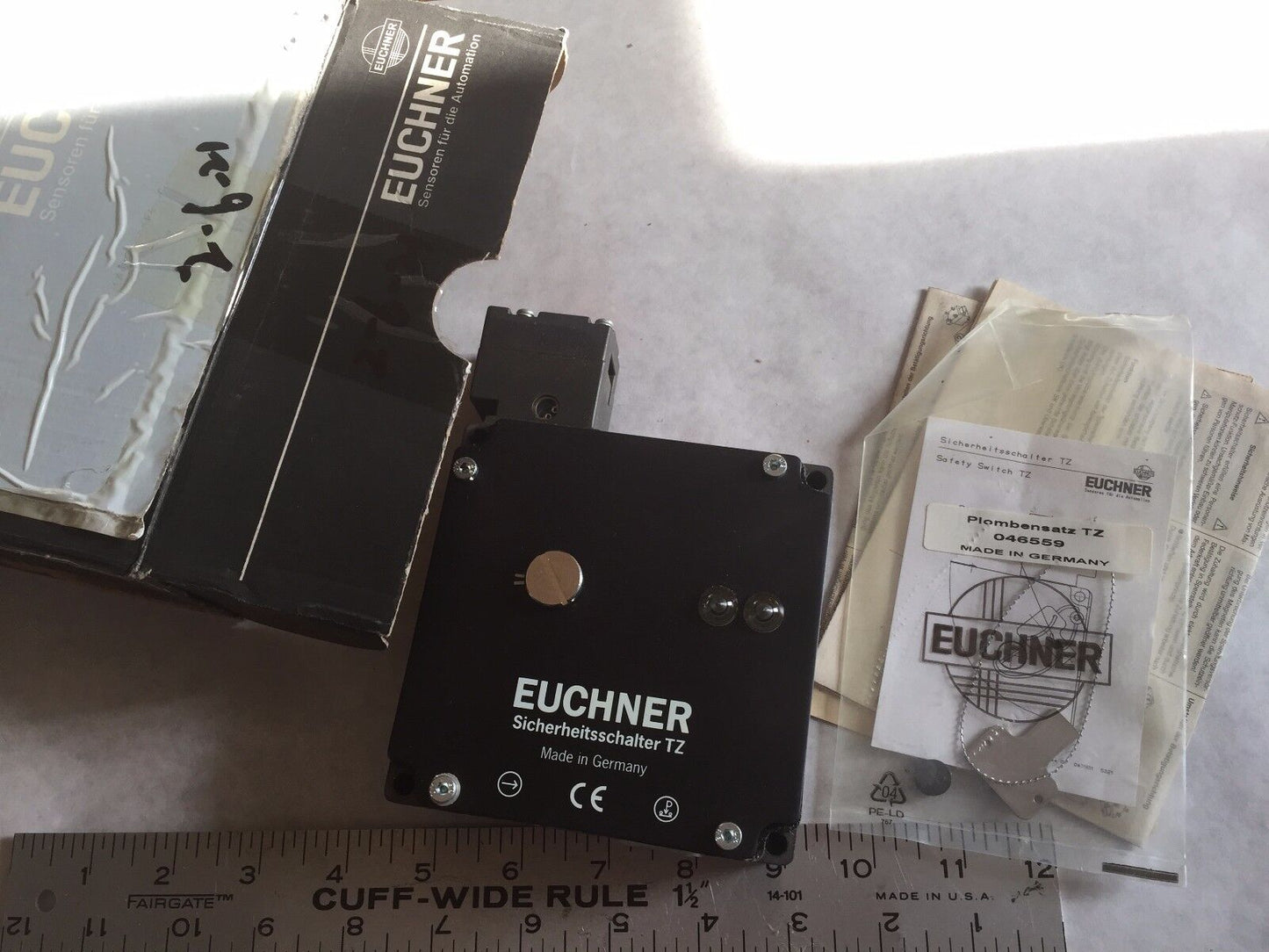 New Euchner Tz2le110pg Safety Switch Nib Sensor Bia 954012 Bg-Prufzert ,Am