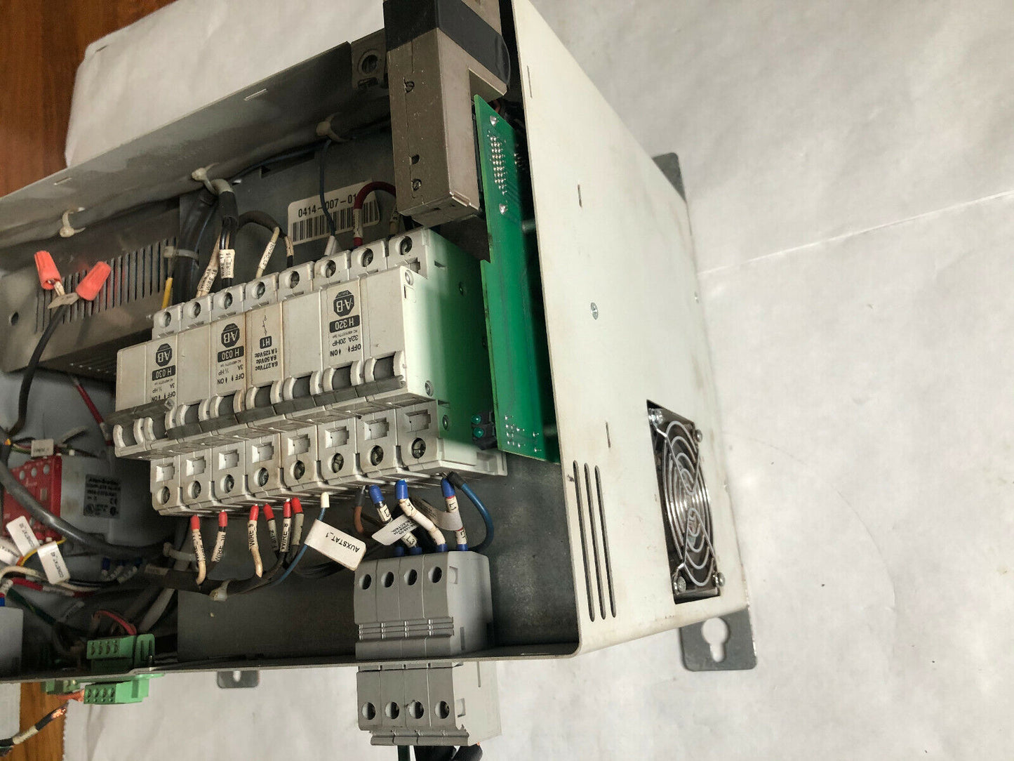 Allen Bradley 2094-Bl02,2094 Line Interface Module, 3-Phase, 460 V, 30 A,Tl