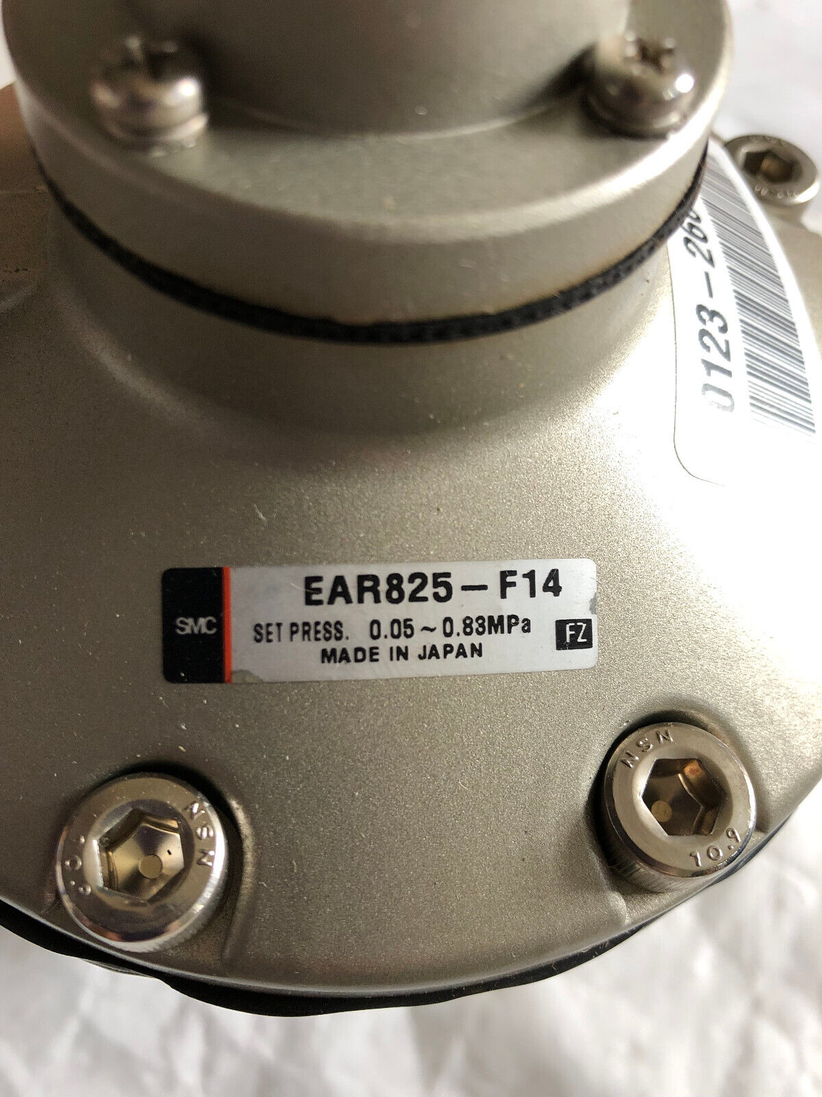 New 1-1/2" Smc Ear825-F14 Air Pilot Regulator,Sl