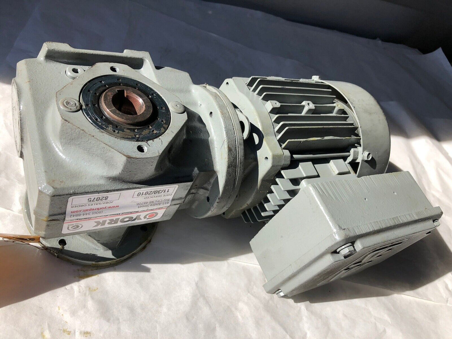 New Sew-Eurodrive Saf37 Dt71d4 Gear Motor Drive,3Phase,.37 Kw,277/480V,Rpm 17,Am