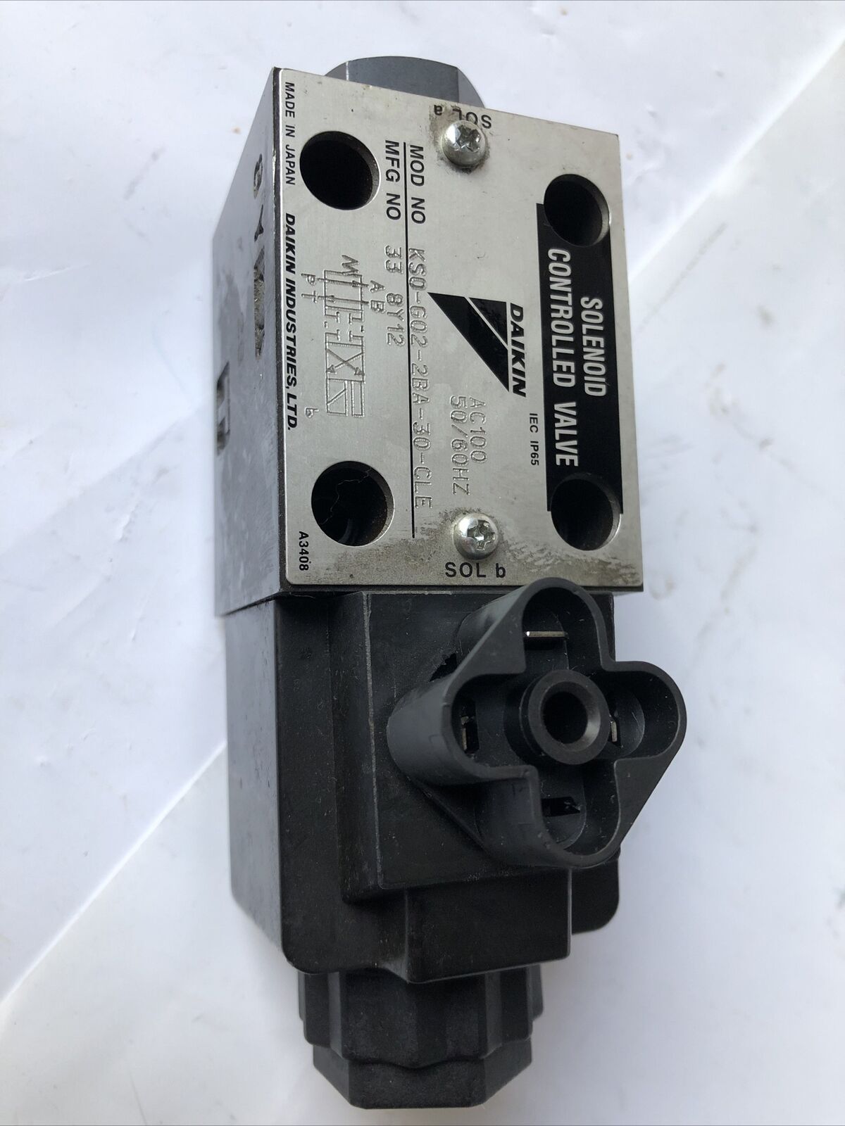 Daikin Ks0-G02-2Ba-30-Cle Solenoid Controlled Valve,100 Vac 33 By 12,Fj