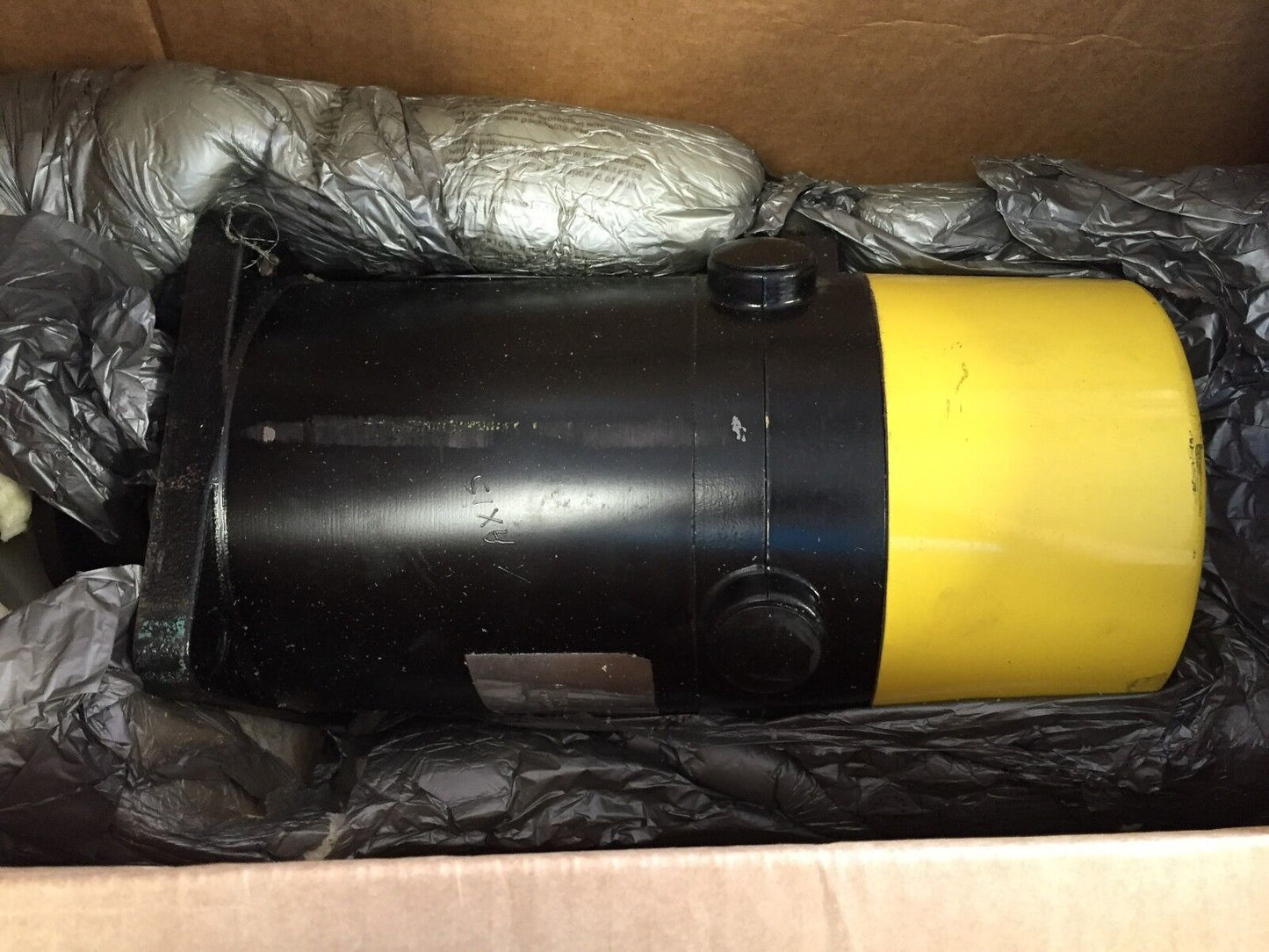 Fanuc M-319052 Dc Servo Motor, Shaft Diameter: 1-3/8" ,83.7,012,2500M,Hj