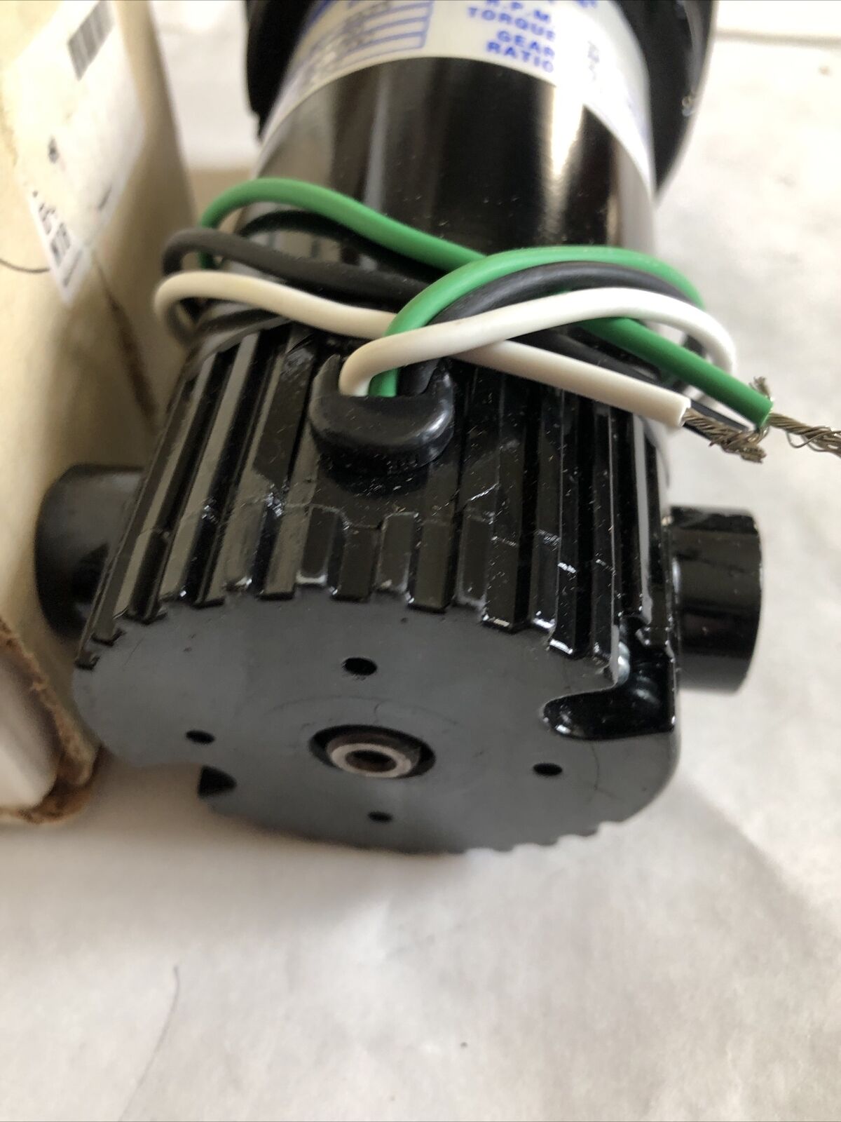 New Bison Ep4425 Gearmotor 90Vdc Parallel 1/20 Hp,291 Rpm,0.62 Amps 10 In Lbs,Dg