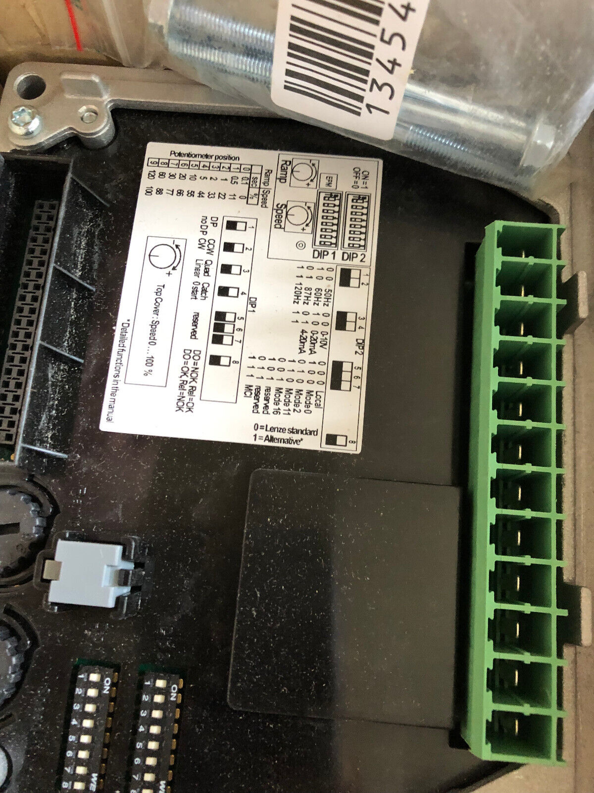 New Lenze E84dgdvb1524ps Inverter Drive Unit. 1.5Kw 3/Pe Ac 400/480V,3.8/3.1A,Ac
