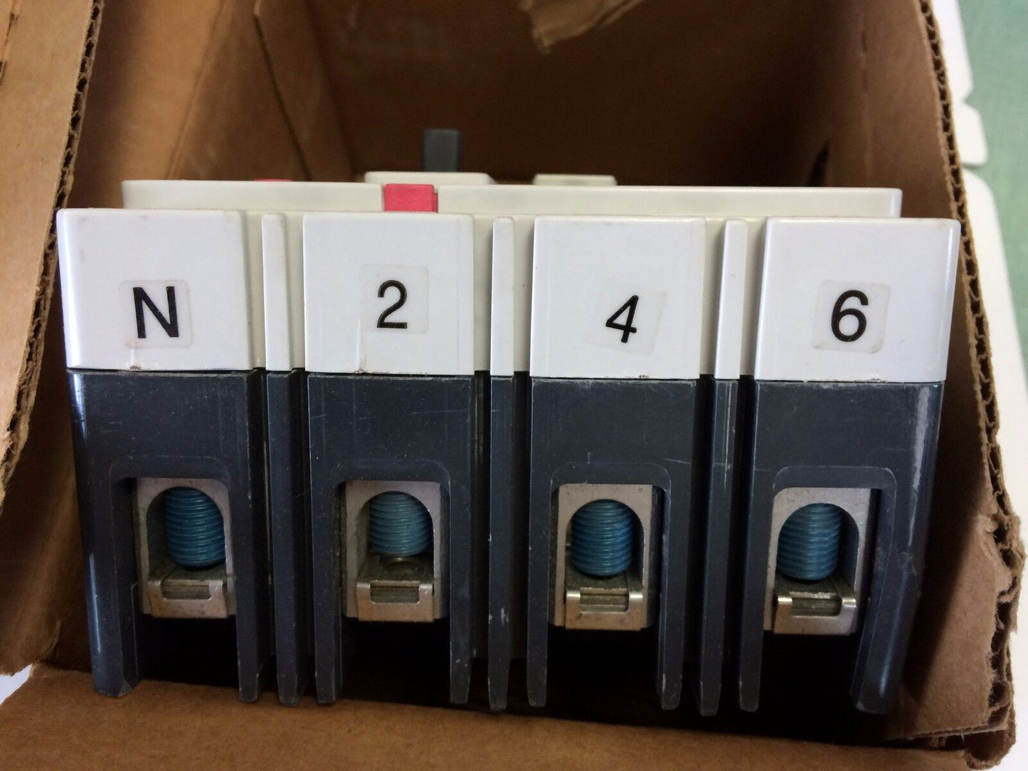 Siemens 3Vf3312-1Mx41-0Aa0,3Vf3 Circuit Breaker 4Pole 25Kv 480V Overvoltage,Cf