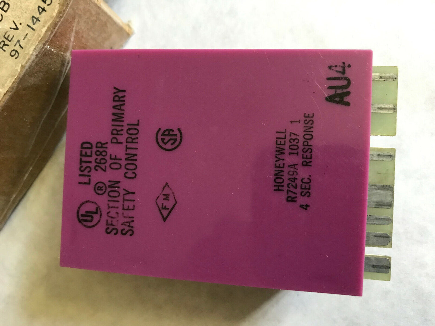 Cleaver Brooks 833-2207,268R ,Honeywell Ultra-Violet Amplifier 4 Sec,R7,Th