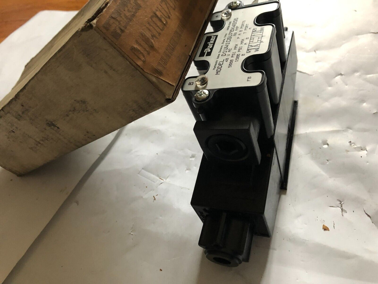 Parker Hannifin D1vw1c6v70x4656 Solenoid Operated Directional Control Valve,Bt