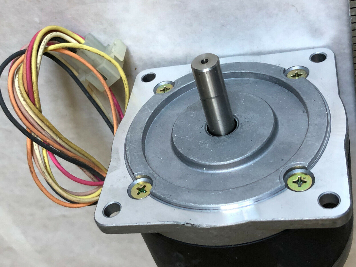New Shinano Kenshi Sst83d1c020 Step Motor, No 22Z03 2.8V, 2.8A,Tf