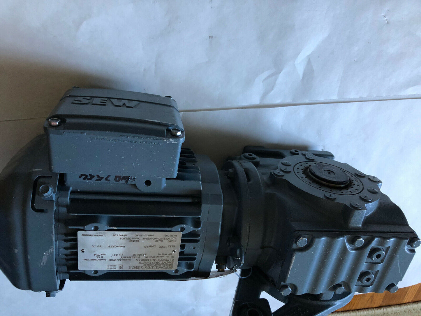 New Sew Eurodrive Sa47/T Drs71m4/Tf Ac Gearmotor. Inverter Duty,Sa47,Sj
