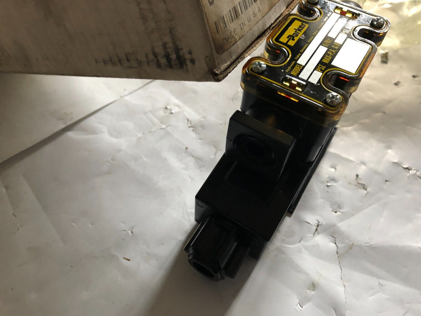 New Parker Hannifin D1vw8kvycf5630 75 Directional Control Valve,Bt