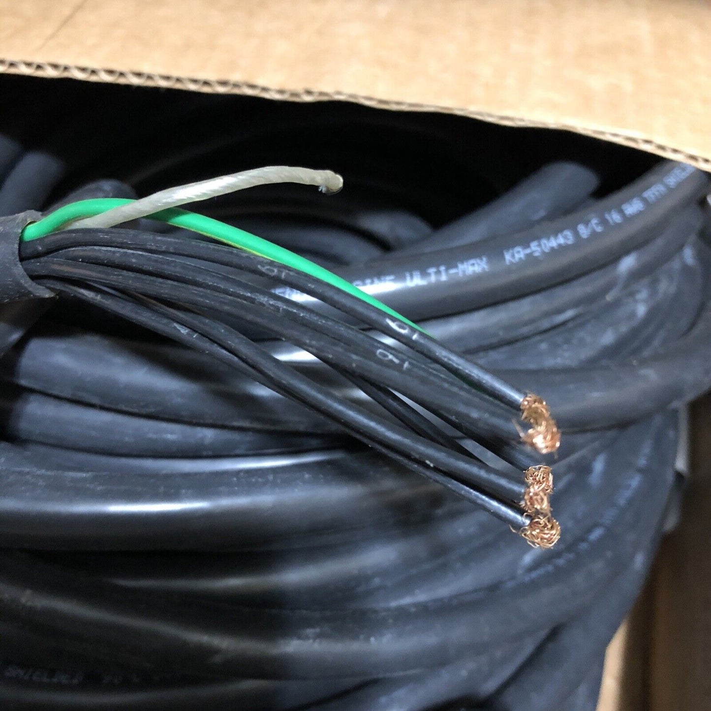 New Allen-Bradley Cable,Mtr Pwr,Rt Angle,Back Exit,30M A-B 1326-Cpb1-Rb-030,Bd