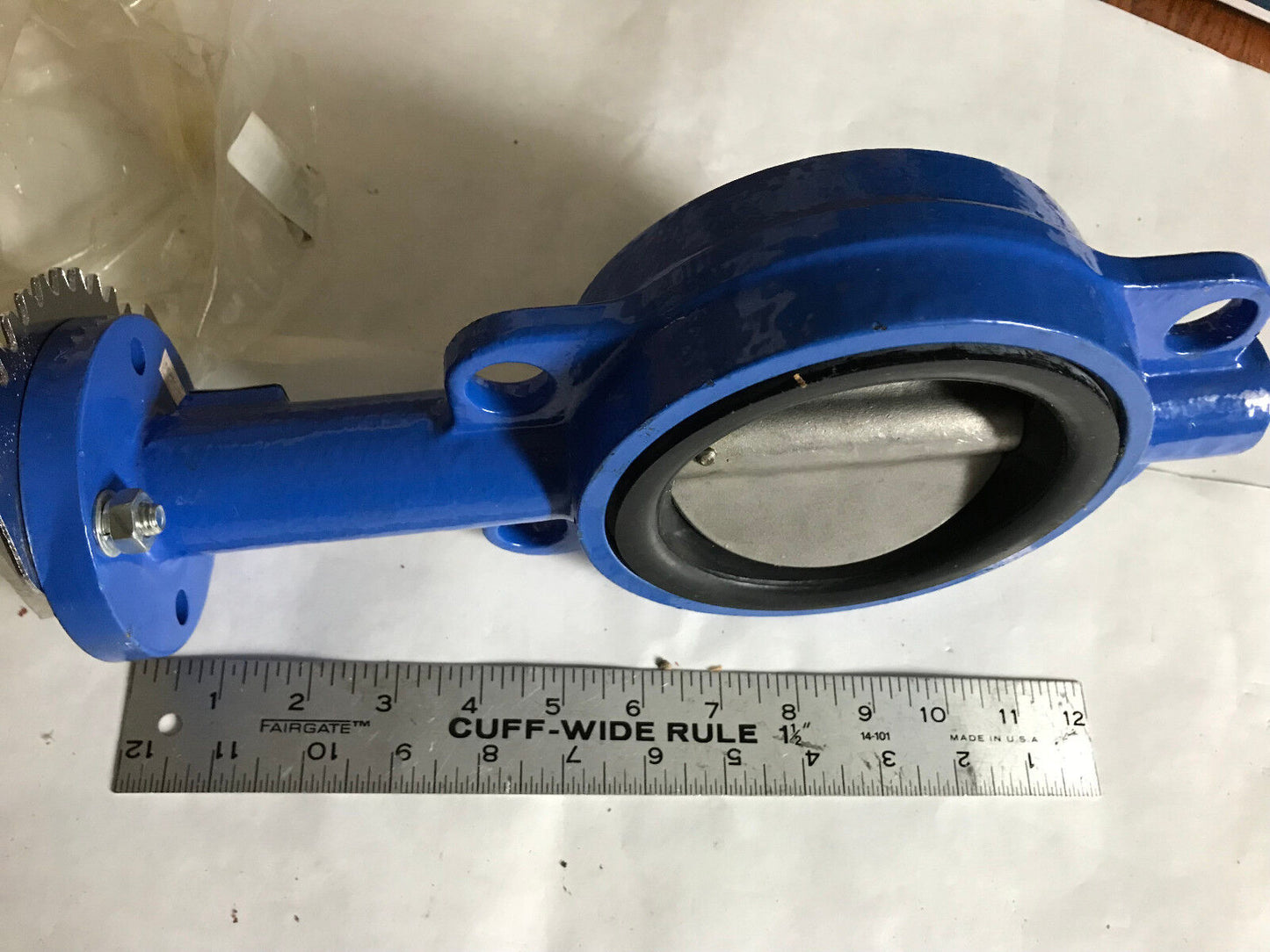 New C&C Valve Cf8m 5" Butterfly Valve, Body D.I, Ansi 150, Seat Nbr,Ad