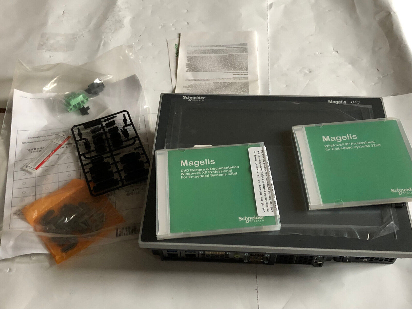 New Schneider Electric Hmipccp160da23p00n00 Magelis Panel Pc,Hmipu06d0001,Al