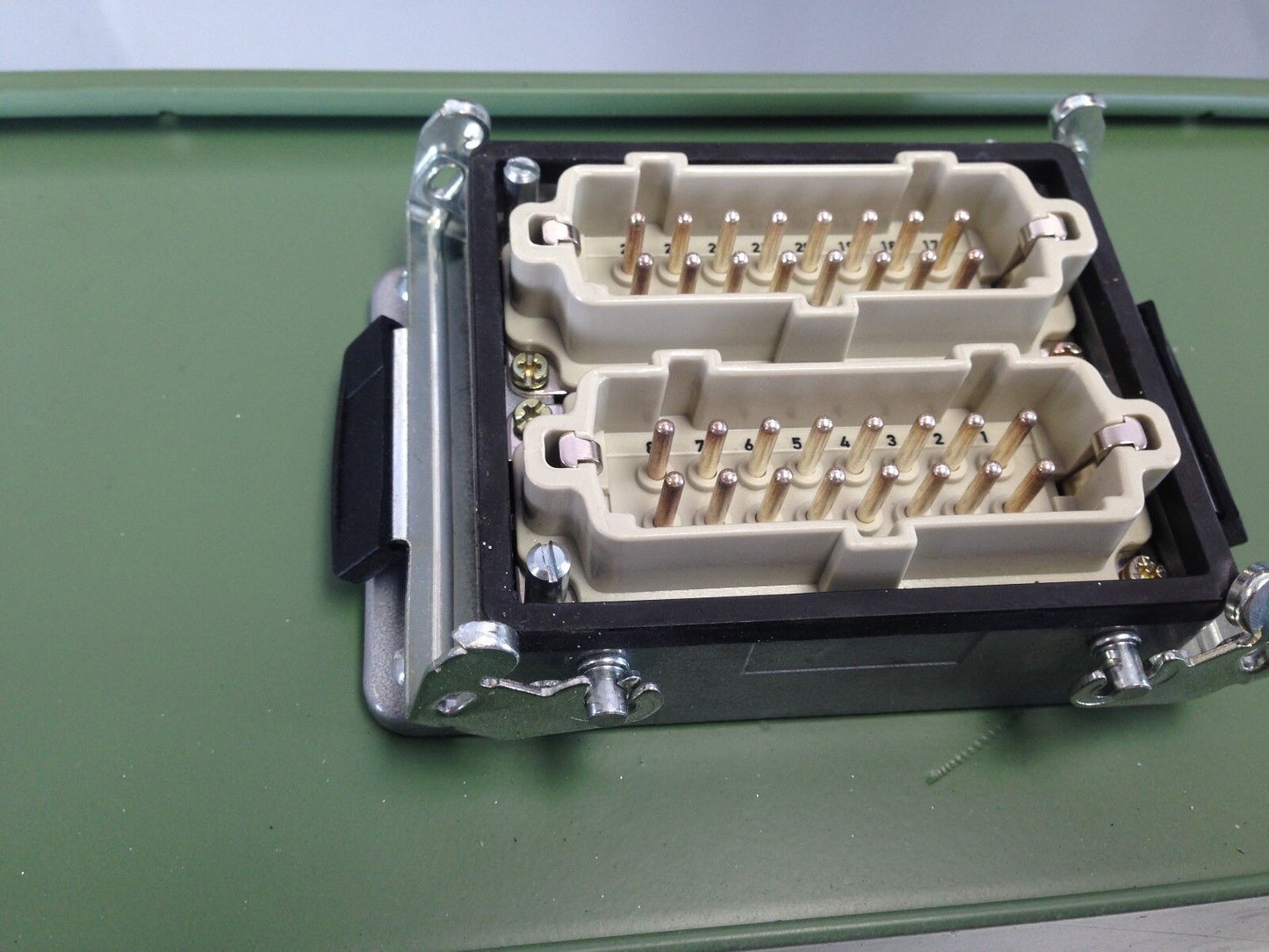 Generic Jb2 (B17) Hoffman,Epic H-Be16ss High Vol High Voltage Plug Enclosure,Ey