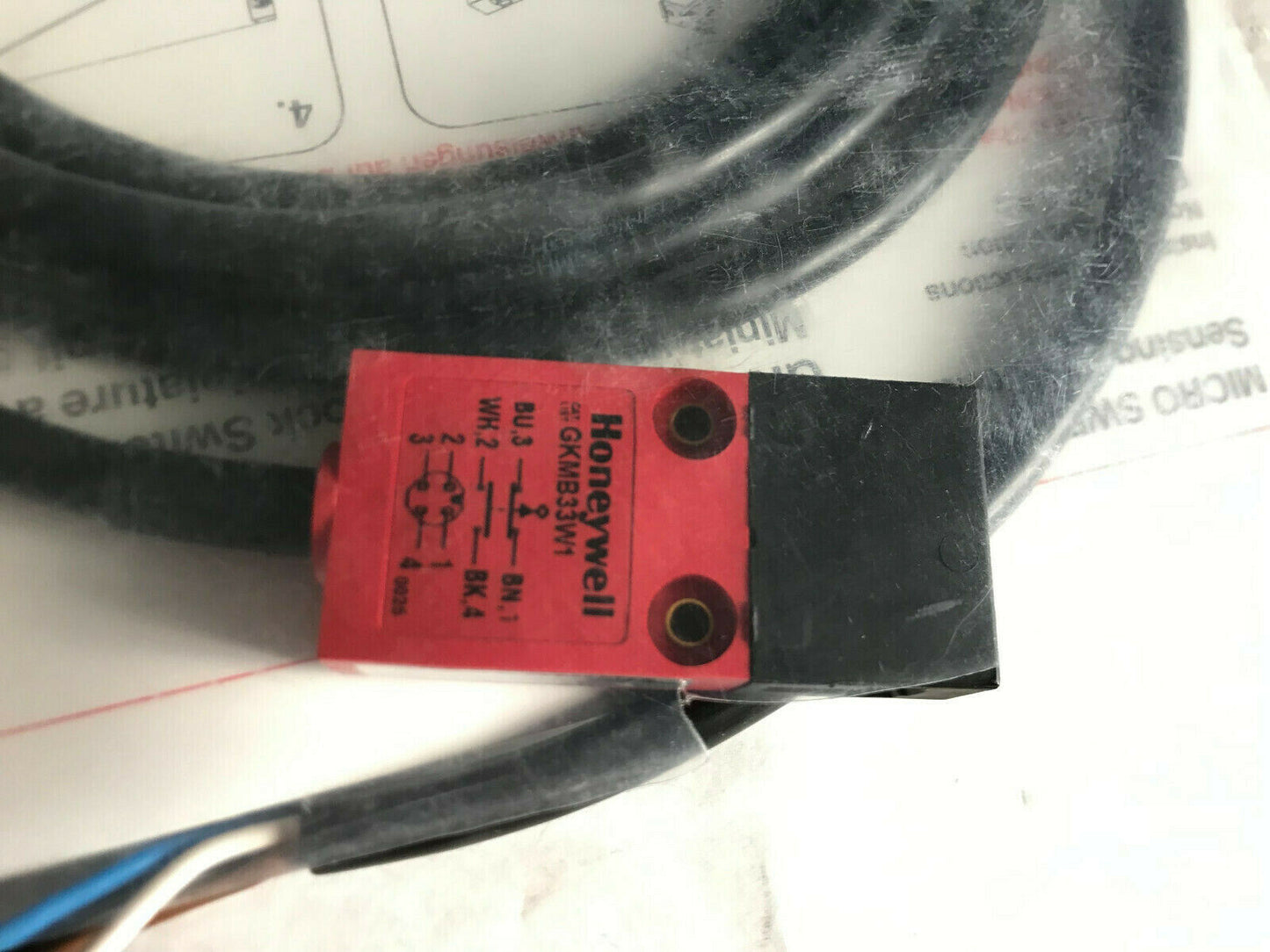 New Honeywell Gkmb33w1 Xp-4042, Miniature Safety Interlocking Switch 120-240V,Sg