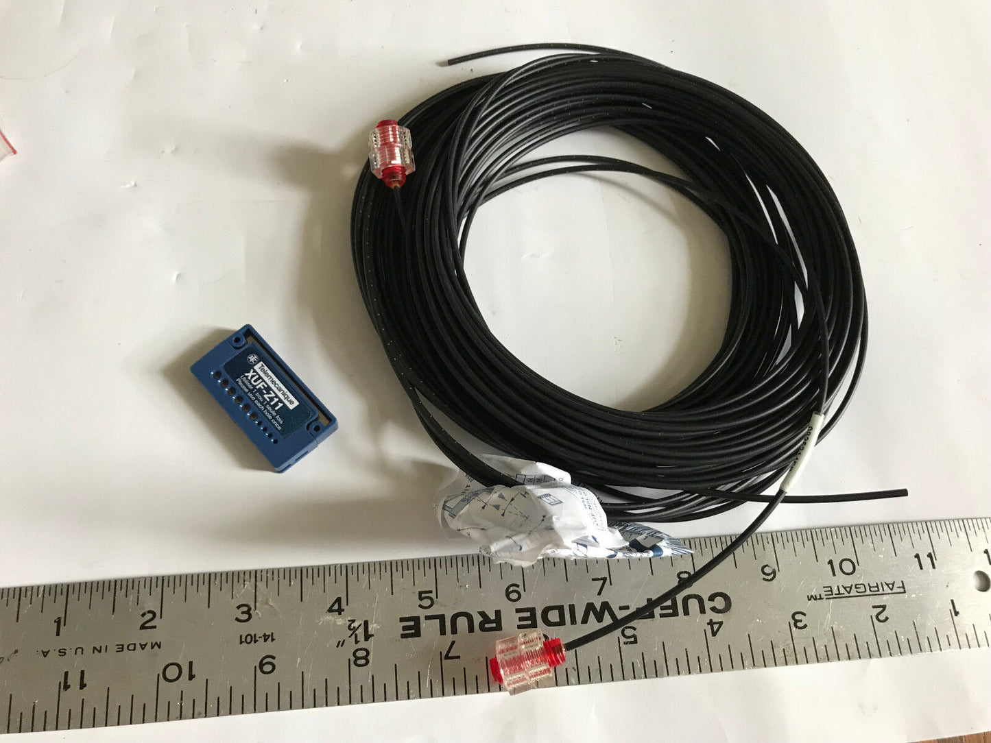 New Telemecanique Xuf-Z11 0825214Fb Fiber Cable N2l01l10ab,Th,Em