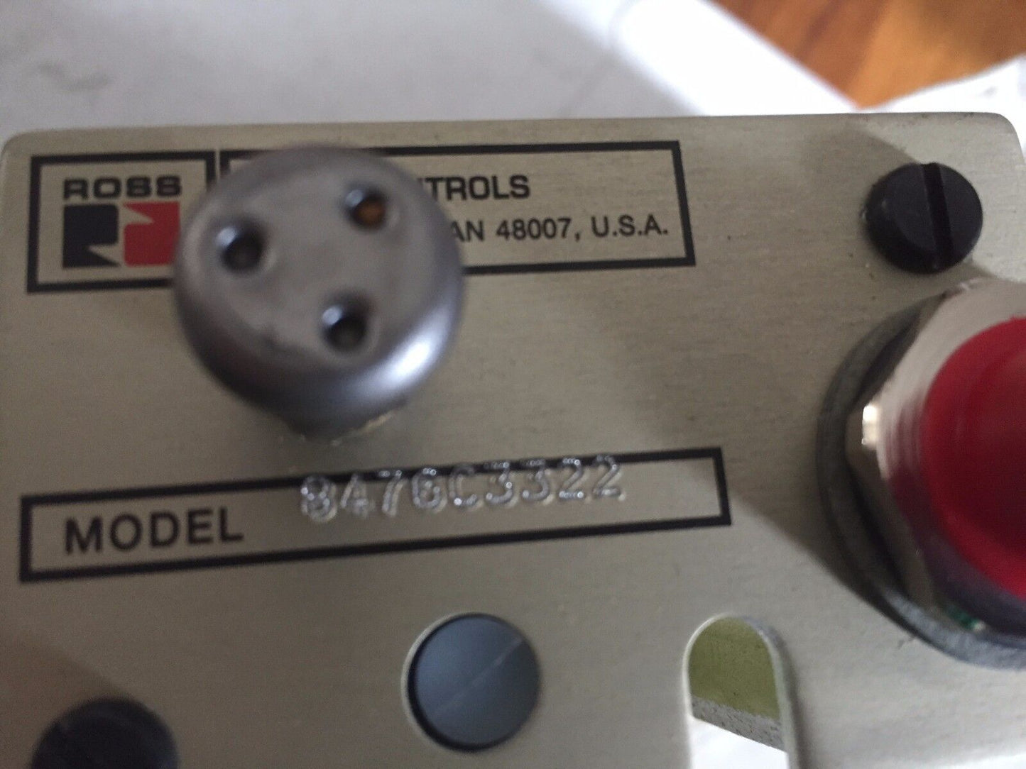 New Ross Controls 8476C3322,Bar 2-10 24Vdc Pneumatic Solenoid Manifold Valve ,By