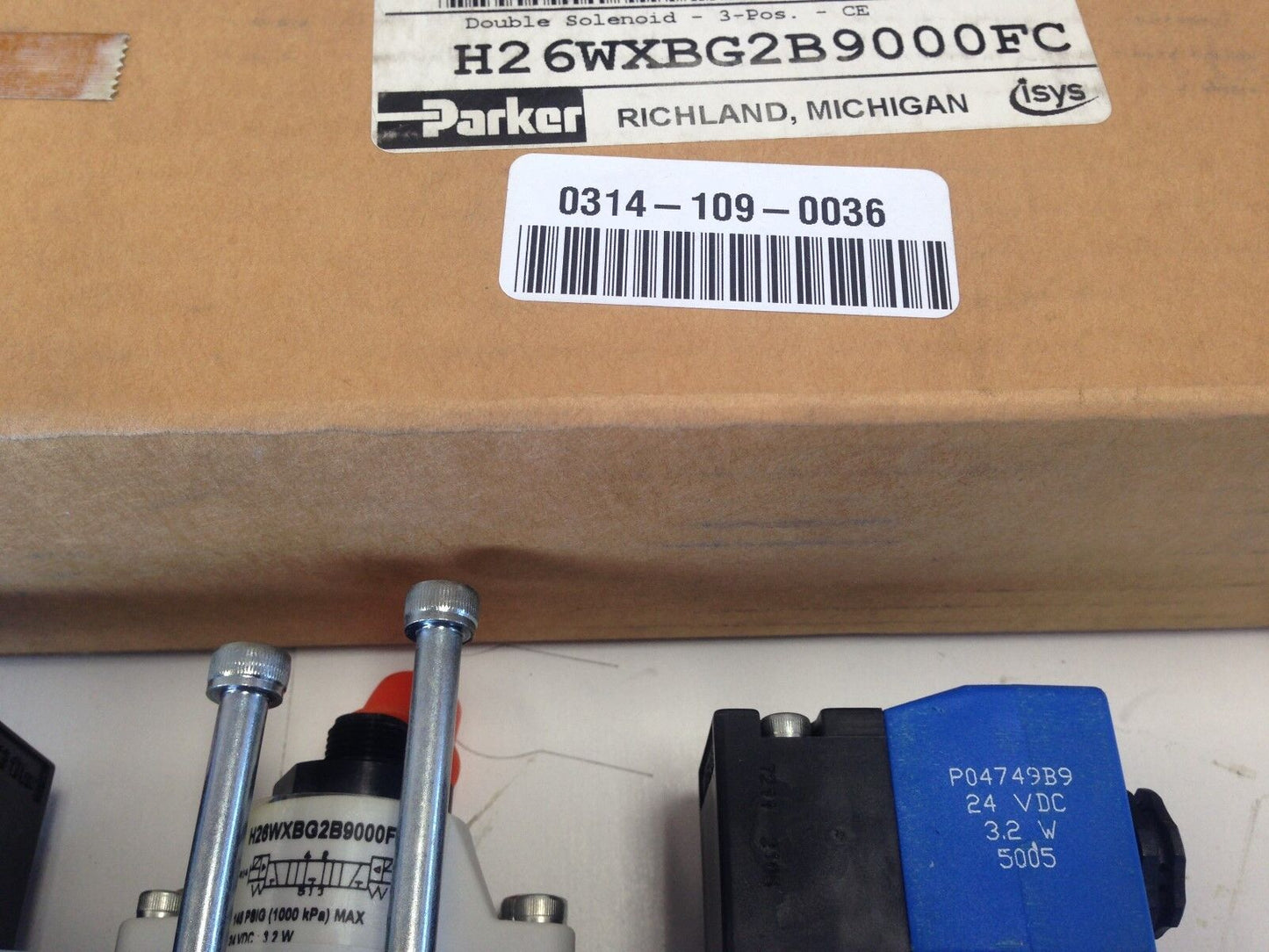 New Parker H26wxbg2b9000fc Pneumatic Double Solenoid Valve, 24 Vdc,P04749b9,Eo