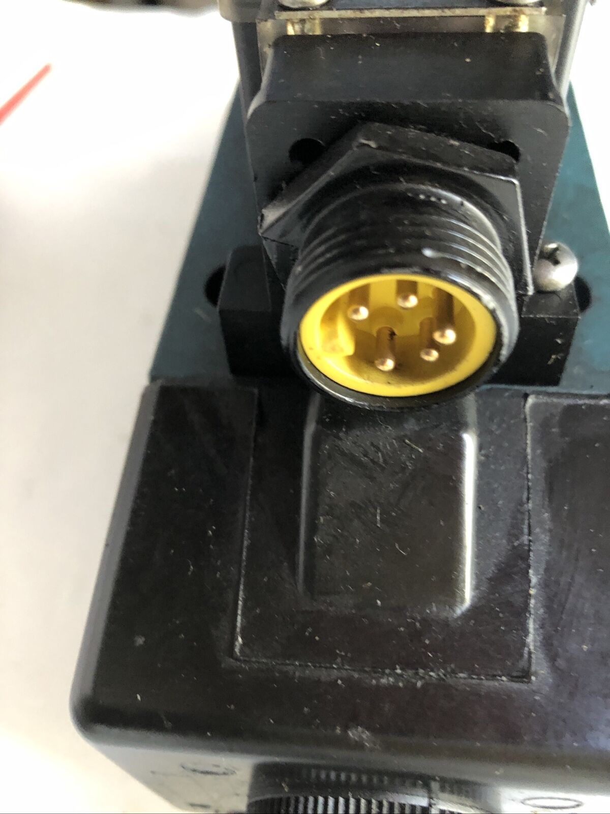 New Rexroth 4We10q40/Cw110n9dk25l Hydraulic Solenoid Valve, Mnr R978910210 V,Fi