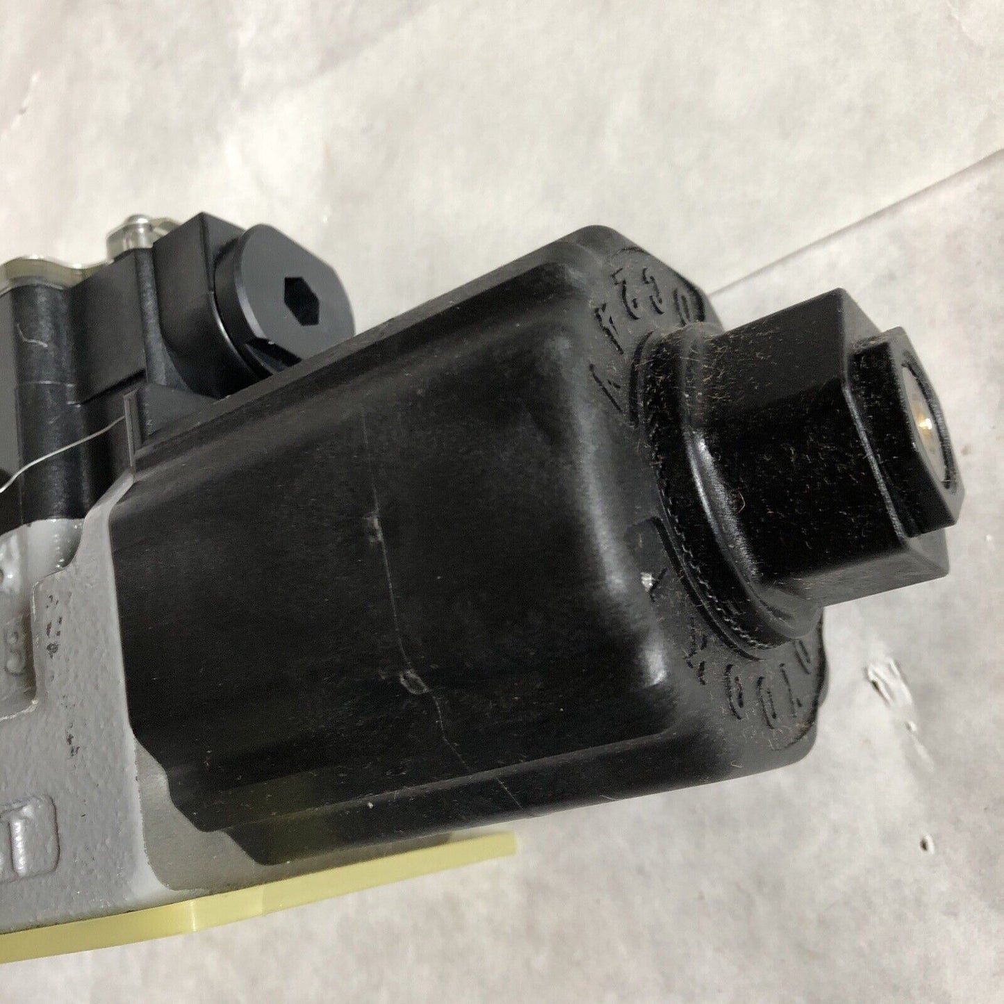 New Toyooki Hd3-3W-Bna-03B-Wyd2 Solenoid Directional Control Valve,Tapbt 16,Ap