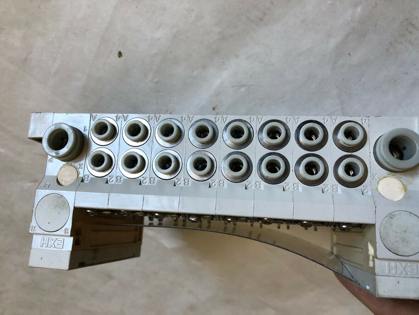 New Smc Vv5q21-08C6t0-Ns,Fq Pneumatic Manifold Plug-In, 3/4" Npt,Smc Vv5q21,Ew