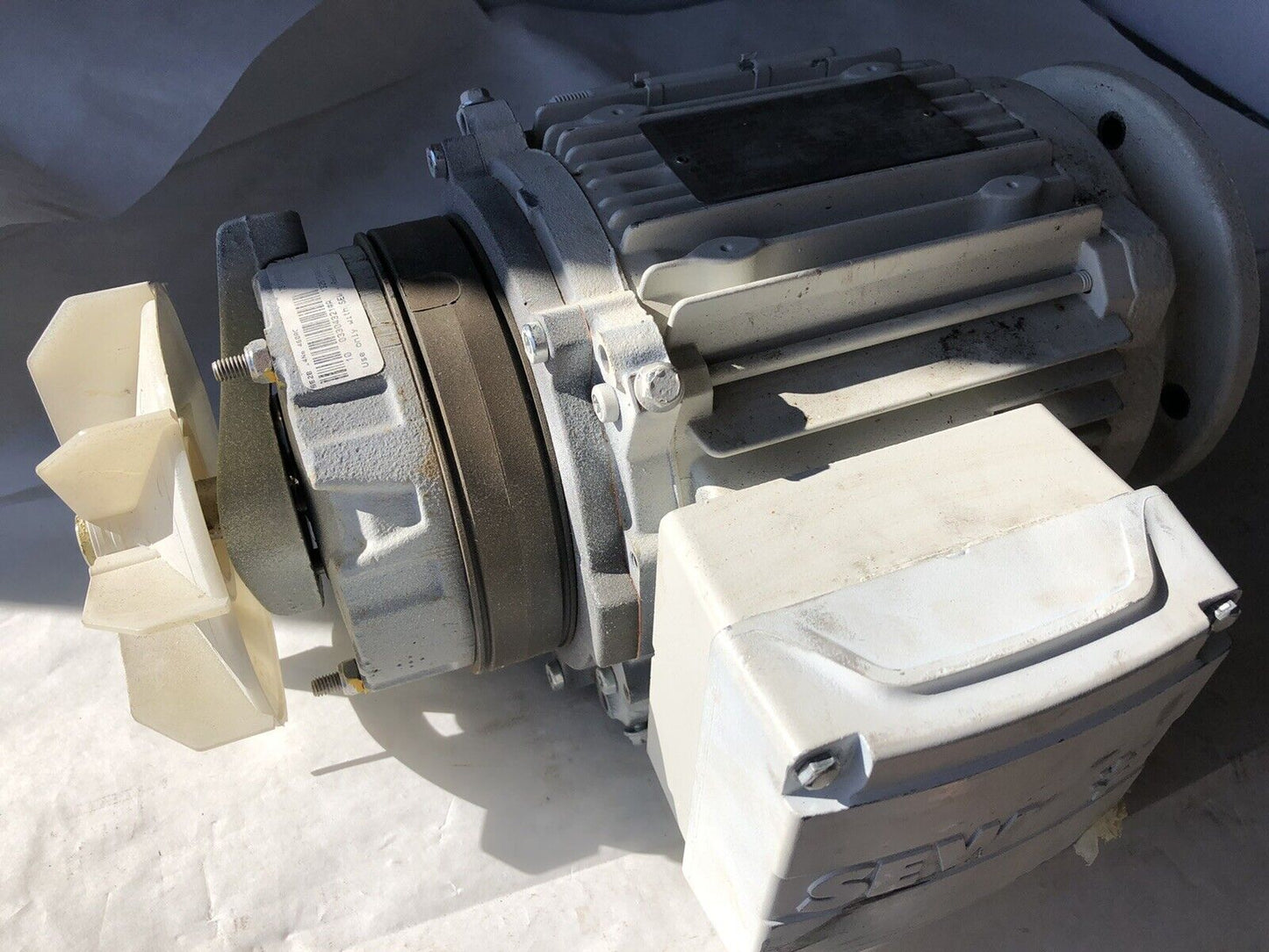 Sew Eurodrive K67dre90m4be2hr/Isu/Tf Ac Motor 3Ph 01.1325134801.0017.10,Fan,Ar