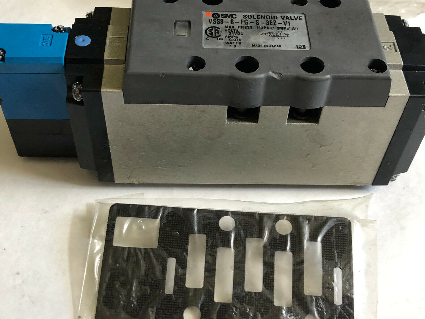 New Smc Vss8-8-Fg-D-3Ez-V1 Pneumatic Solenoid Valve Dc21-26V, 24 Vdc,Sr