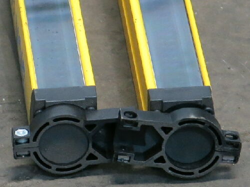 One Set Sick C40e-0901Ag300 Light Curtain Emitter & C40s-0901Aa300 Receiver,St