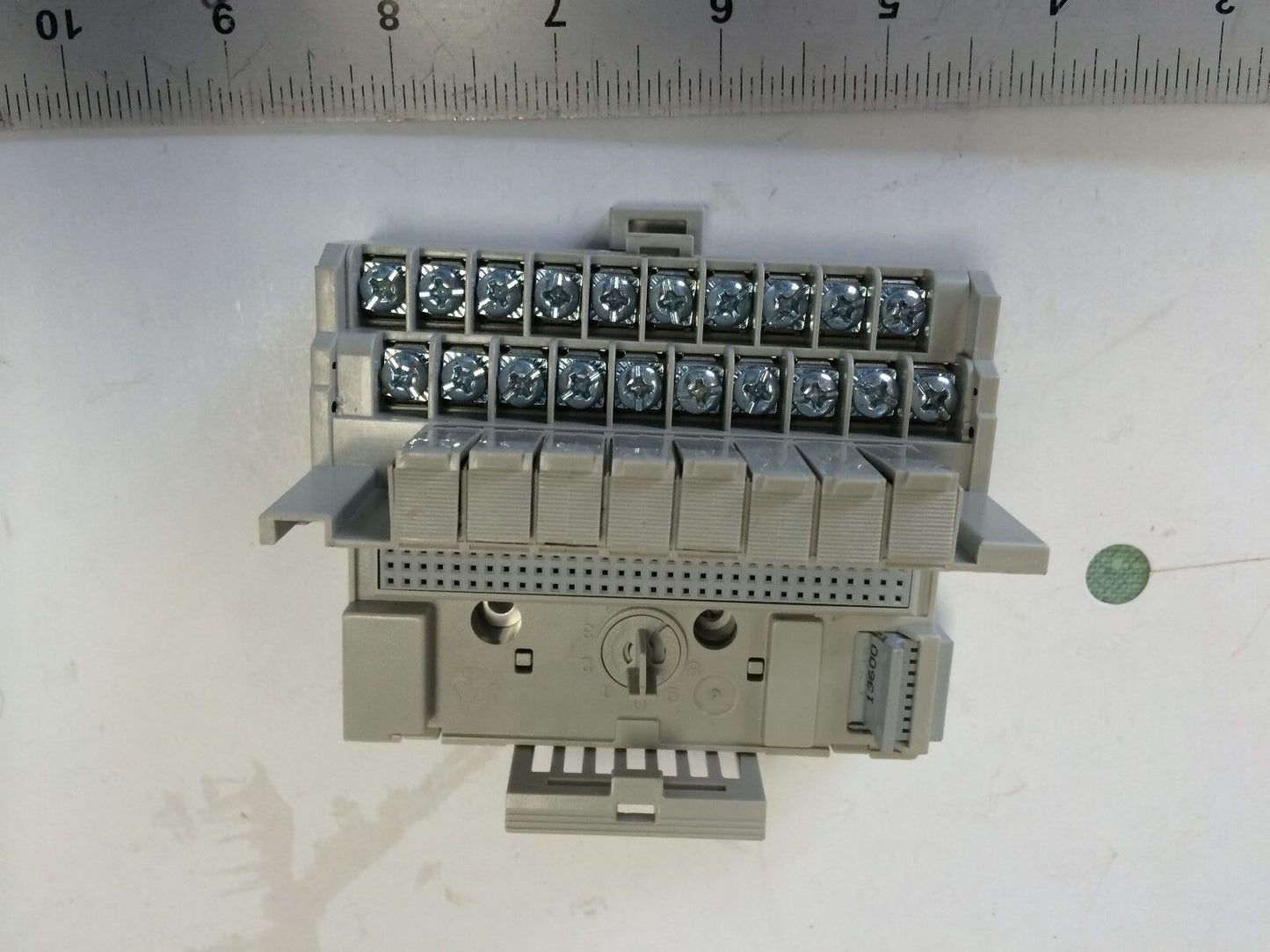 New Abb S200-Tbnf 490176067 Asea Terminal Block Fused 8Point 24Vdc-240Vac,Fg
