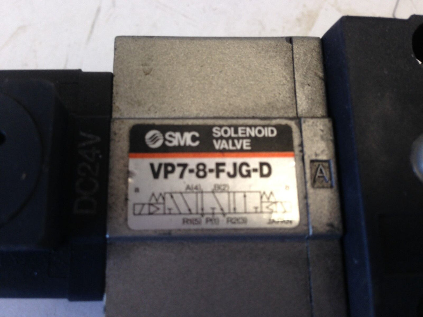 Smc Vp7-8-Fjg-D Pneumatic Solenoid Valve, 24 Vdc Dc24v,Fl