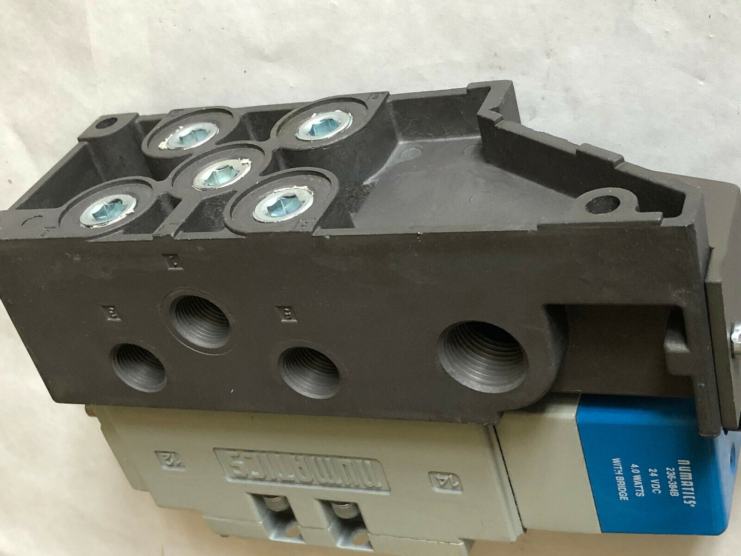Numatics I23ba43bmq00061 Pneumatic Valve 123Ba43bmq00061 236-384B 24Vdc 4W,Av