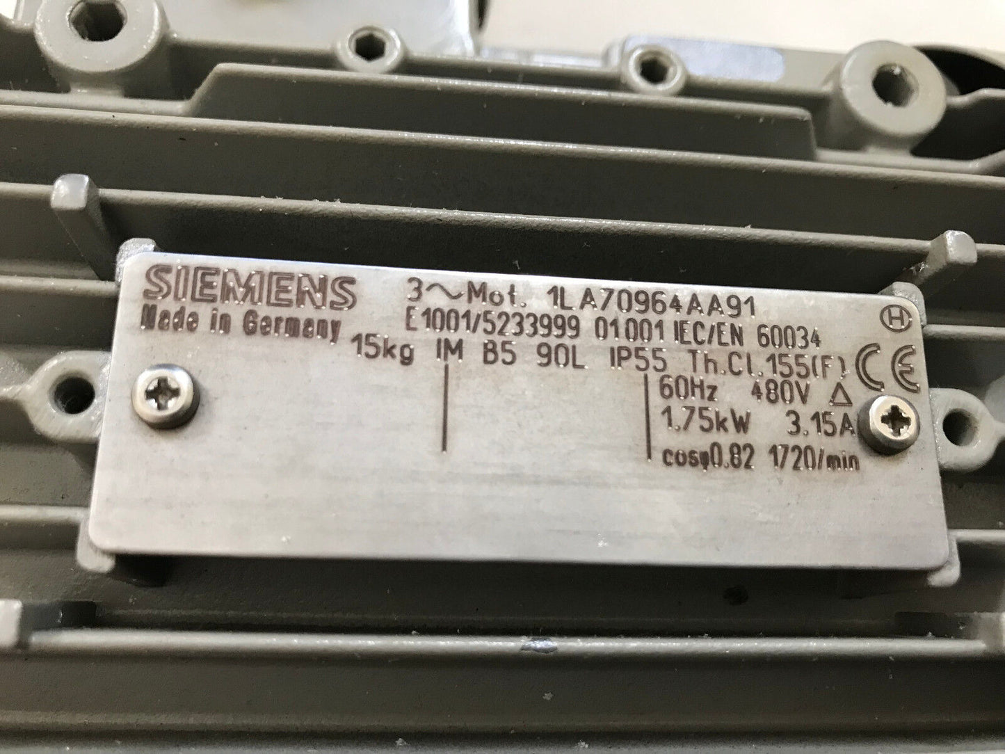 Siemens 1La70964aa91 Motor 480V,E1001/5233 999 01001 Iec/En 60034,3Ph,15Kg ,Sc
