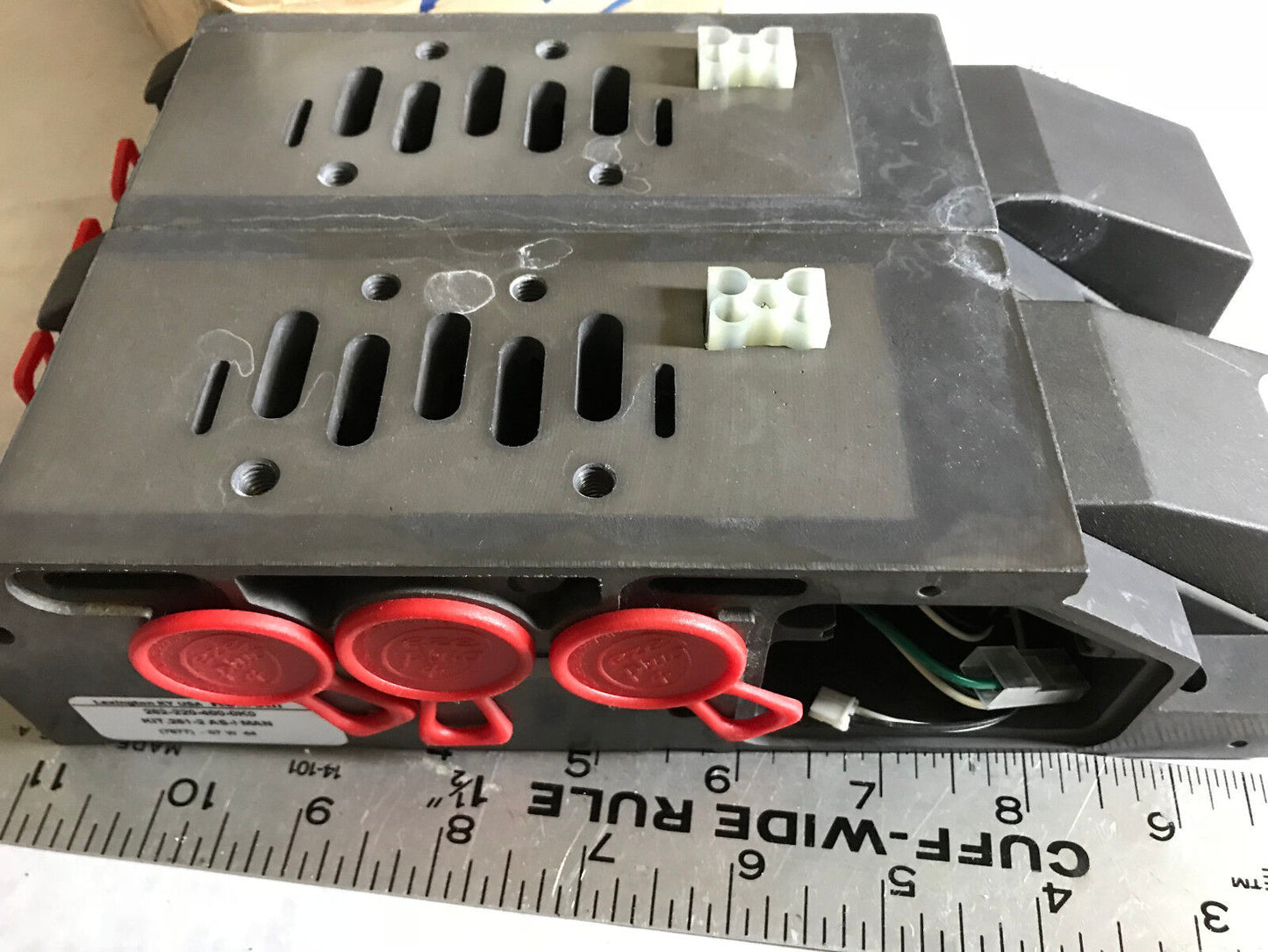 New Rexroth 262-220-400-0K0 Pneumatic Valve Manifold Kit 261-2 As-I Man,Eo