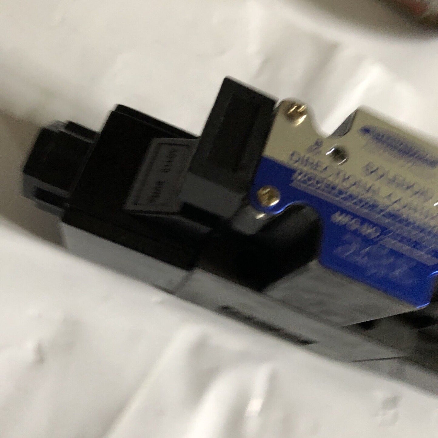 International Dg03-6C-115Vac82wb, Directional Solenoid Valve,Ap