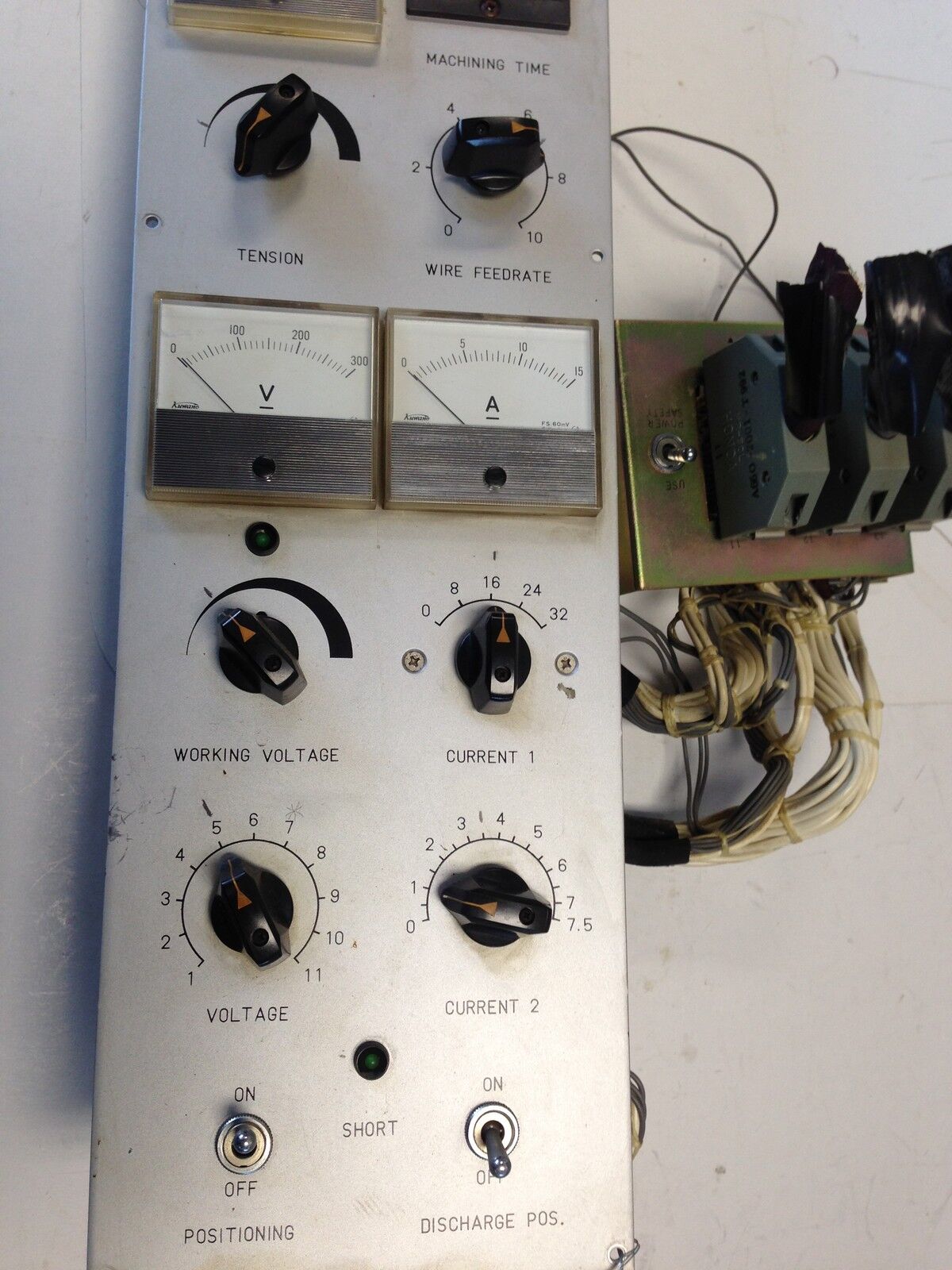 Okuma Howa Cnc Control Panel,Wire Feedrate,Volts,Amps A660-2001-T992,Display,Dc